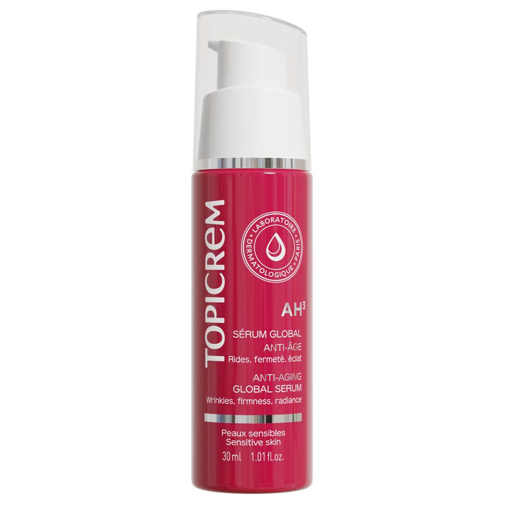 Rote Serumflasche mit weißem Pumpkopf. Aufschrift: TOPICREM, AH³, Sérum Global Anti-Âge. Für empfindliche Haut. 30 ml.