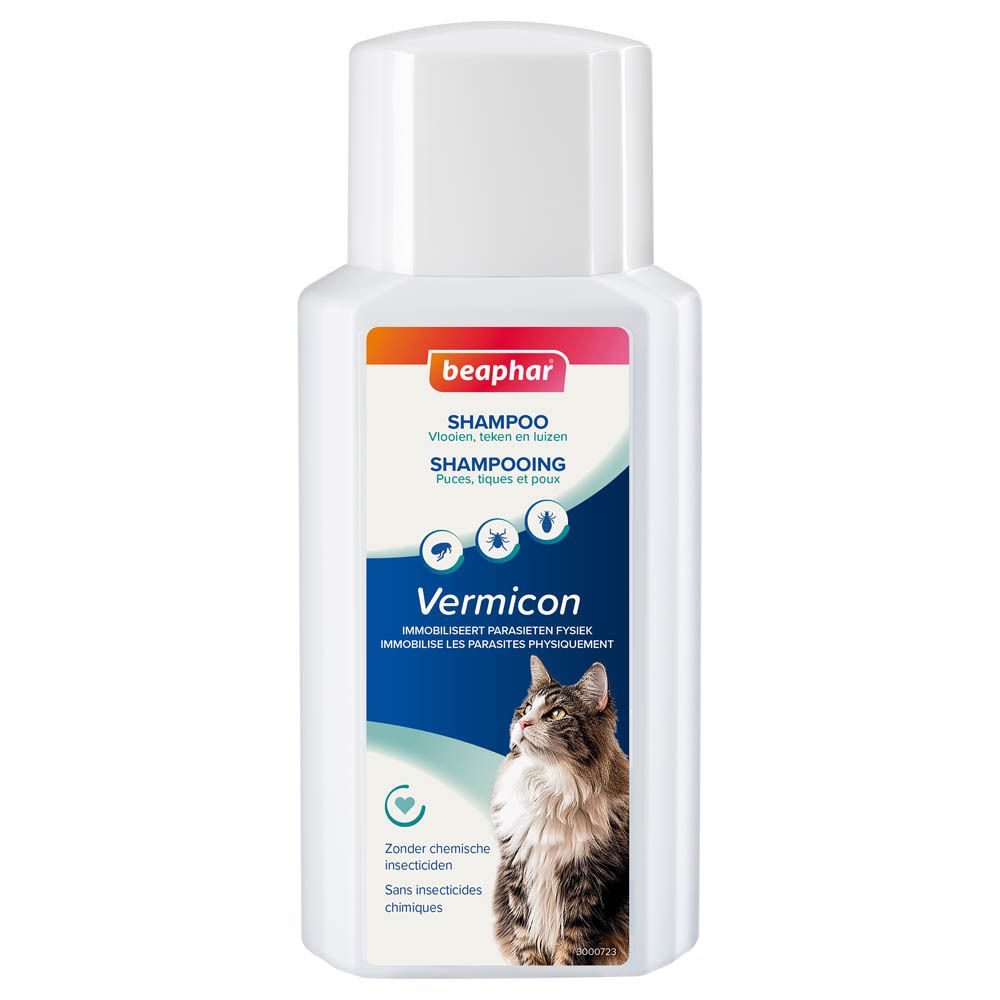 Flacon blanc Beaphar Shampooing pour chats. Nom du produit, chat et logo.