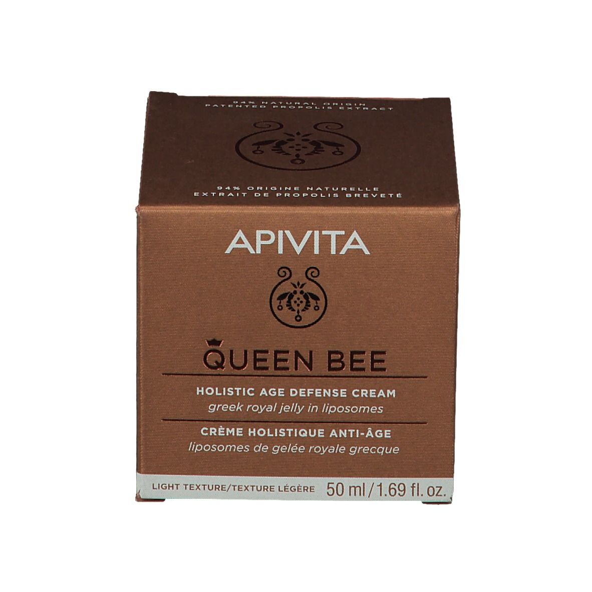Karton. Aufschrift: APIVITA Queen Bee, Holistic Age Defense Cream, 50 ml. Text in Englisch und Französisch.