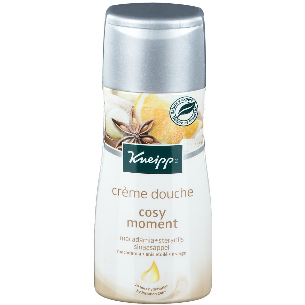 Kneipp® Cremedusche Cosy Moment. Weiße Flasche mit silbernem Deckel. Etikett mit Produktnamen, Illustrationen und Logo.