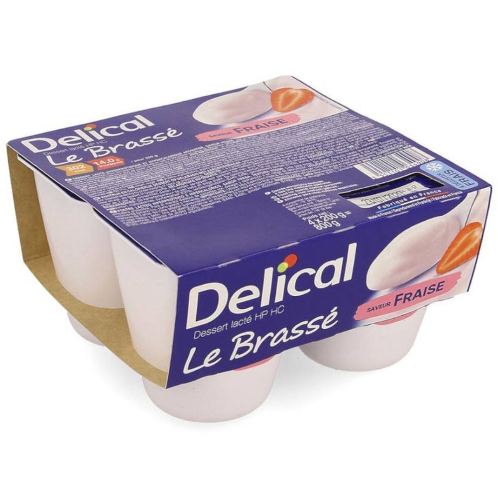 Packung mit vier Bechern Delical Le Brassé Erdbeere. Blaue Verpackung mit Produktnamen und Erdbeer-Abbildung.