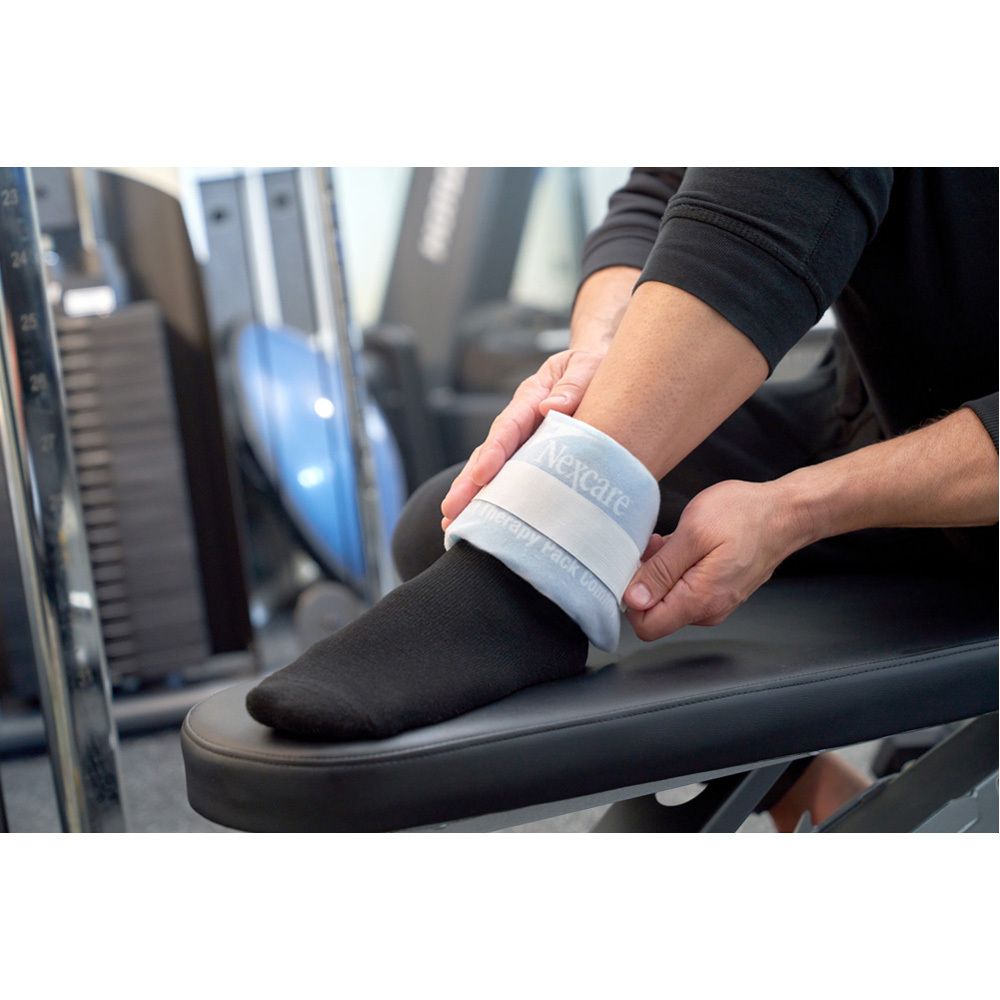 Emballage 3M Nexcare ColdHot Therapy Pack Comfort. Illustration du produit, indicateur thermique, texte multilingue.