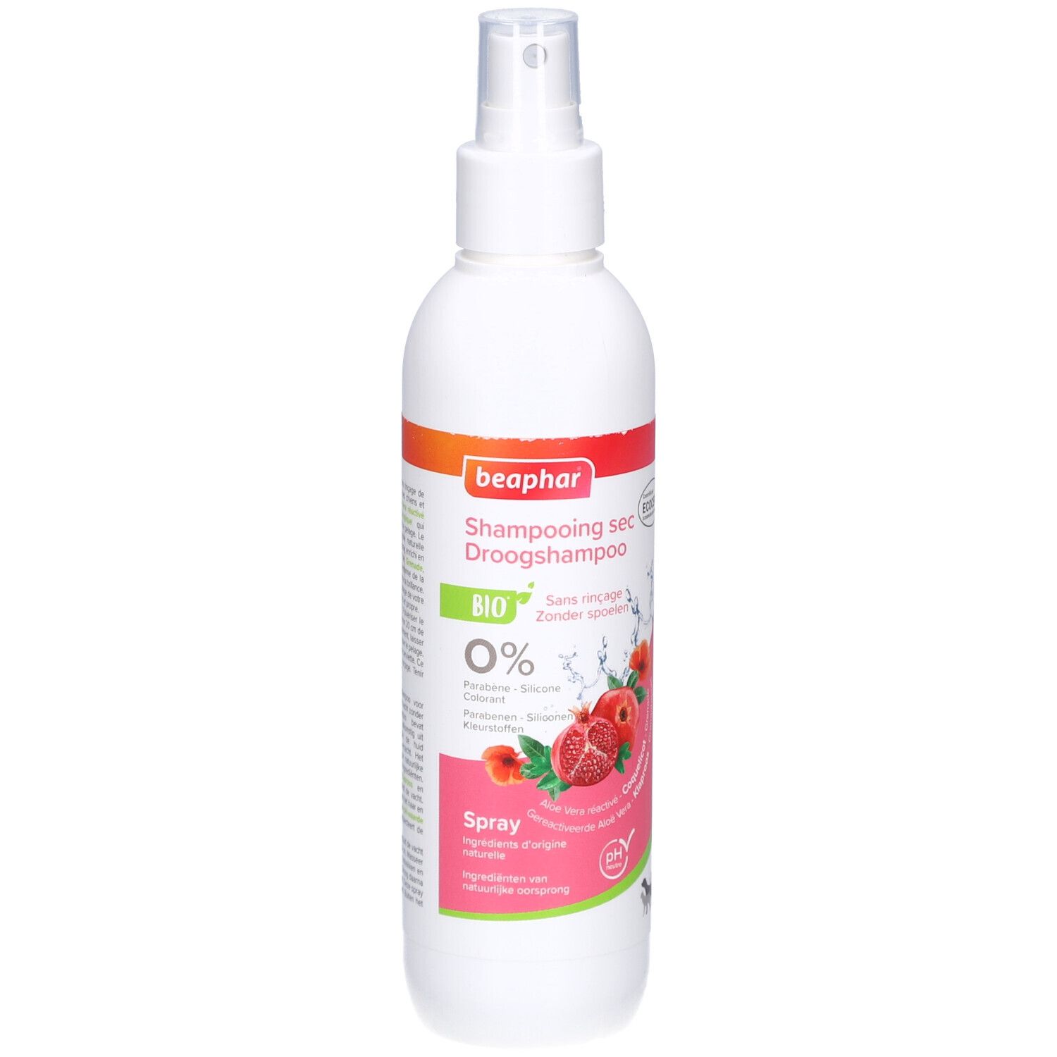 Weiße Sprühflasche mit roter und orangener Banderole. Aufdruck: Beaphar, Trockenshampoo, Bio, 0%, Spray. Abbildung von Granatapfel und Hibiskus.