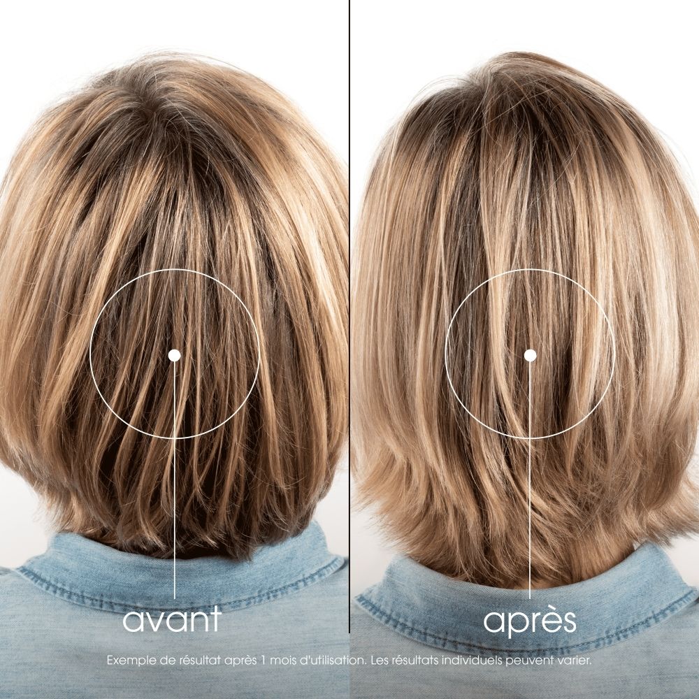 Femme aux cheveux blonds dont le démêlage est facilité par le conditionneur KLORANE Anti-Jaunissement.