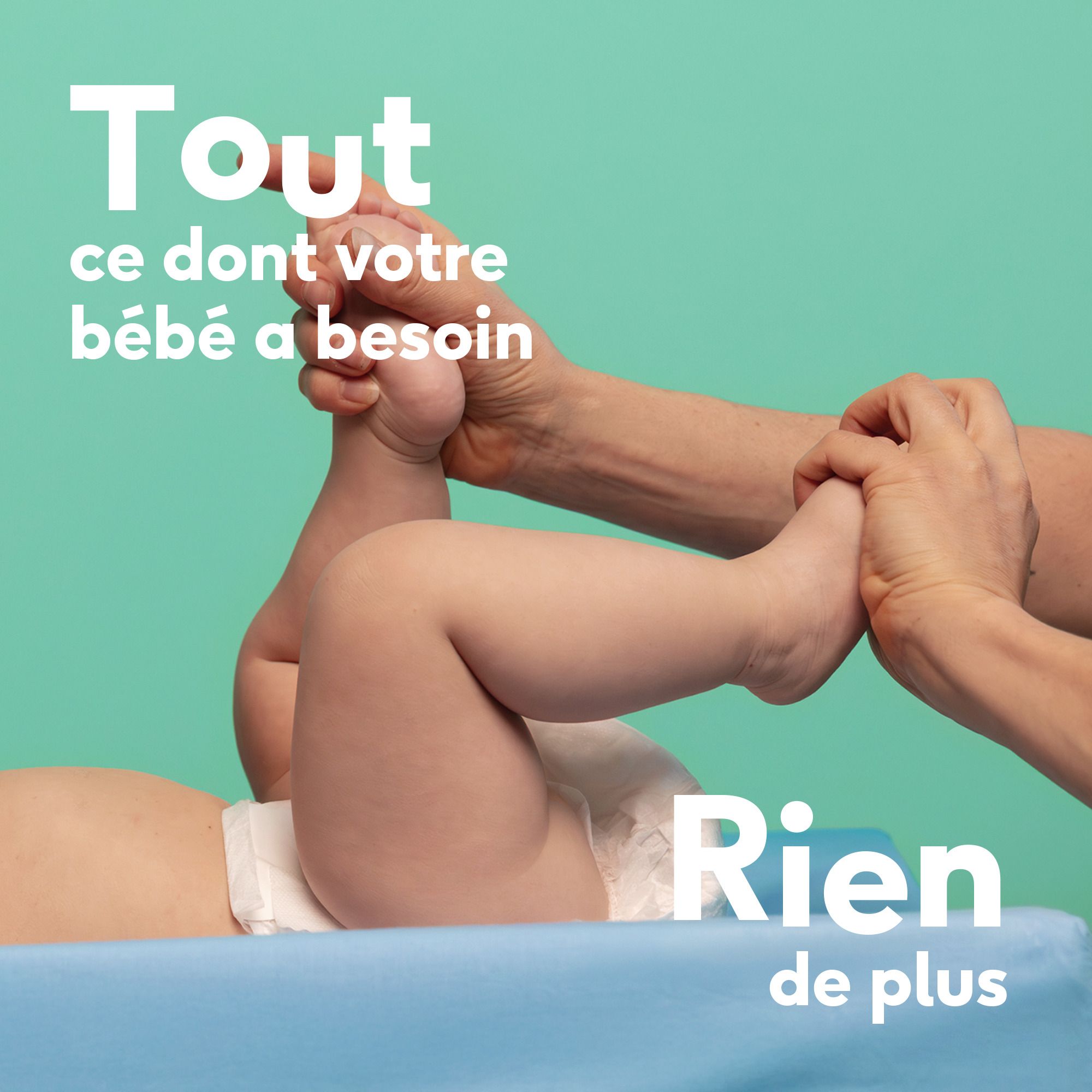 NAÏF® Baby Powder et lingettes. Texte : 99 % d'eau, 0 % parfum, 0 % alcool.