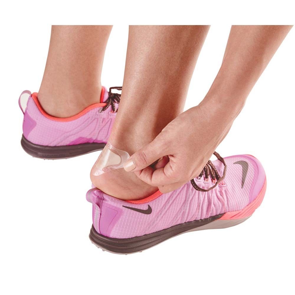 Einzelnes Blasenpflaster. Beige, anatomische Form. Klebefläche. Keine Verpackung oder Kontext.