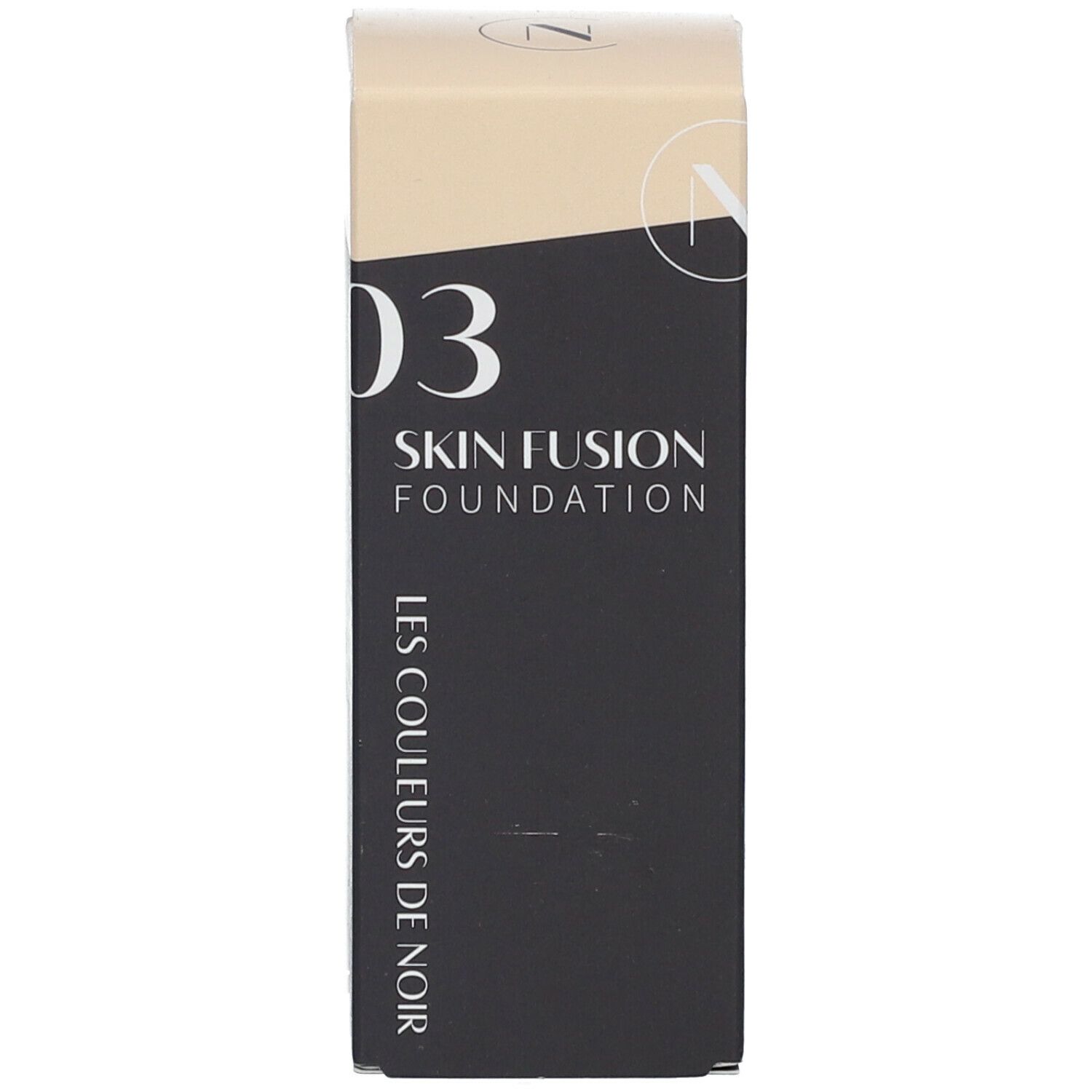 Verpackung für Foundation. Aufschrift: Les Couleurs de Noir, 03 Skin Fusion Foundation.