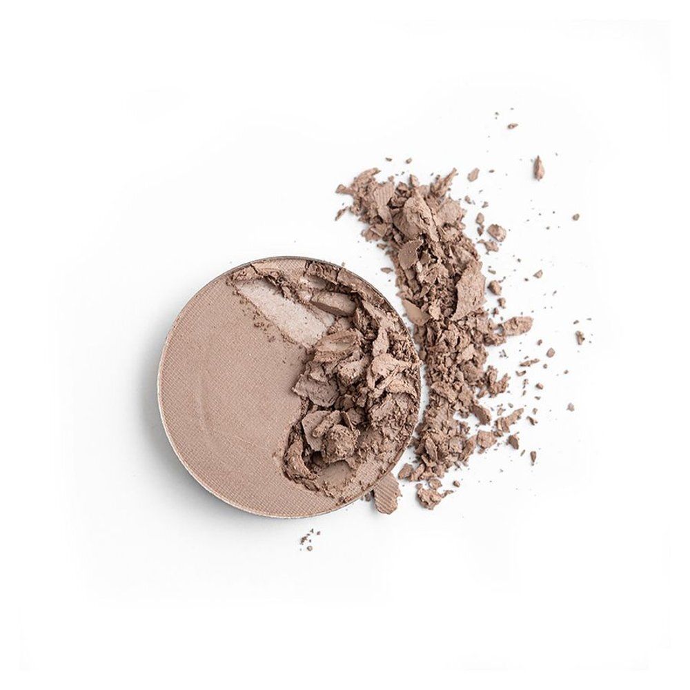 Cent Pur Cent Mineral Make Up: Recharge fard à paupières "Café Au Lait" brisée avec poudre éparpillée.