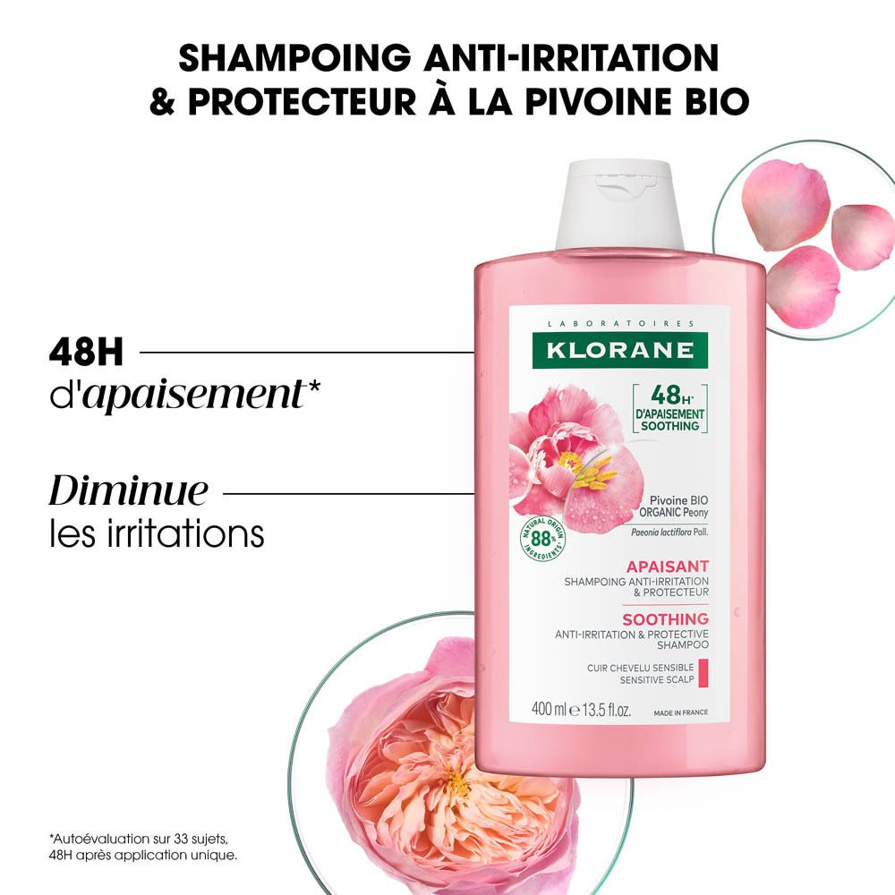 Flacon de shampooing rose. Texte avec informations produit. Pétales roses. Texte: 48h d'apaisement, Diminue les irritations.