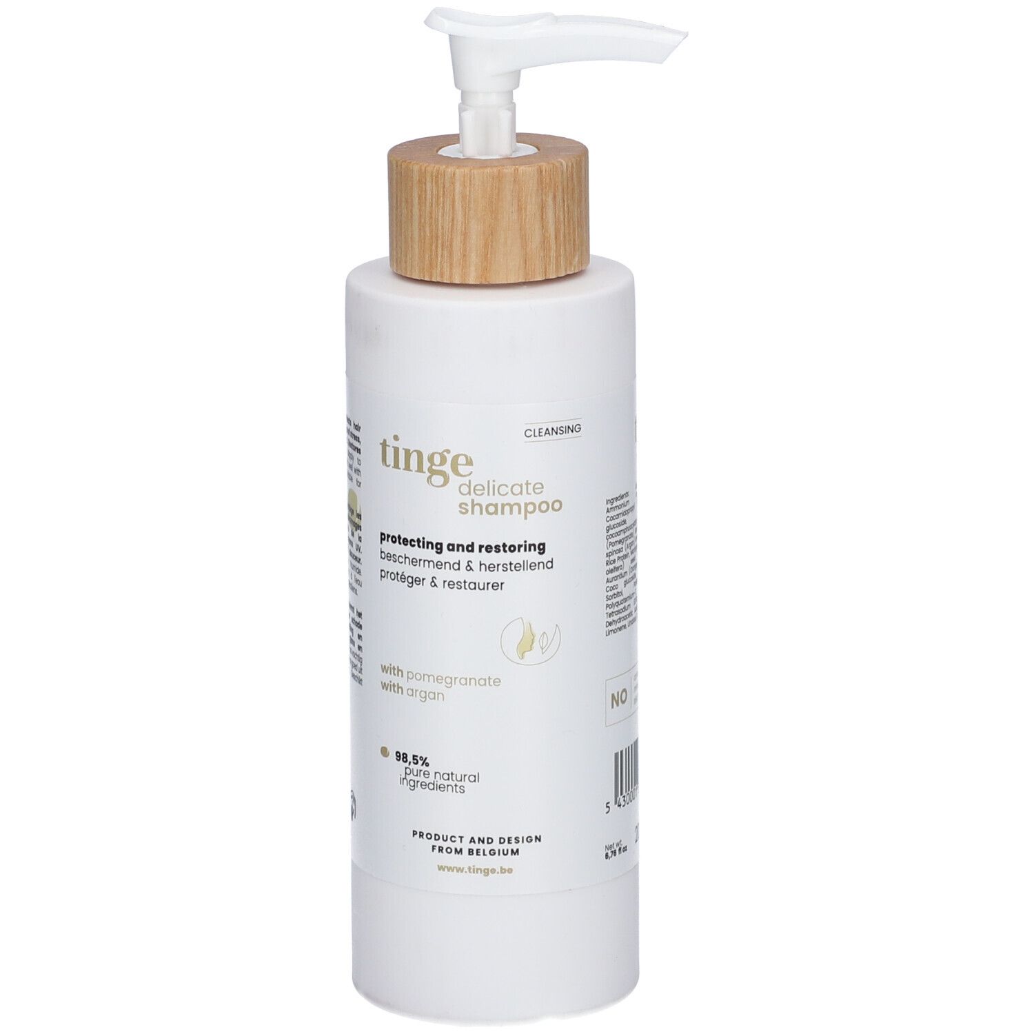 Tinge Delicate Shampoo Flasche mit Pumpspender und Holzdeckel, auf weißem Hintergrund.