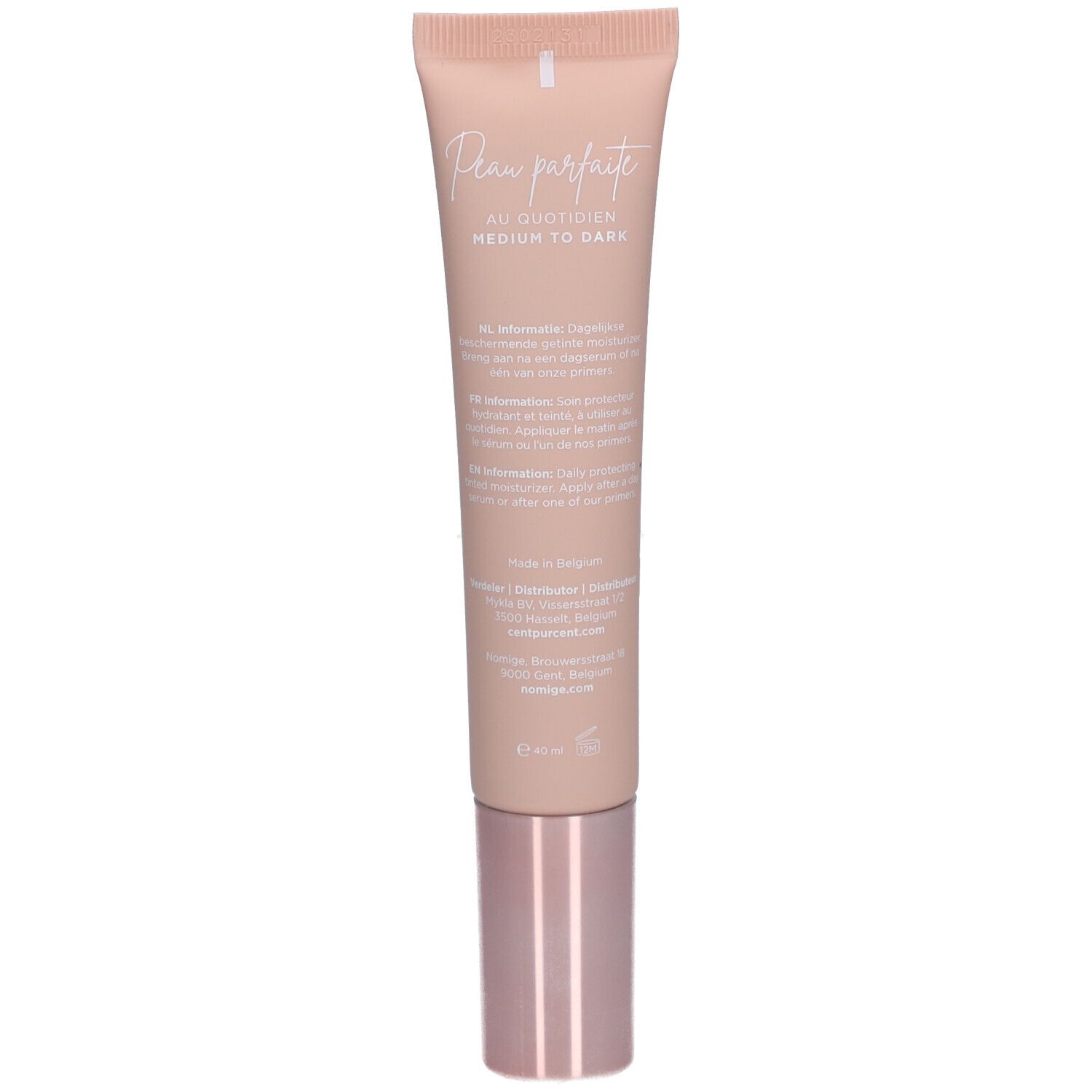 Rückseite der CC Cream Tube. Aufschrift: Peau parfaite, Medium to Dark. Text in mehreren Sprachen.