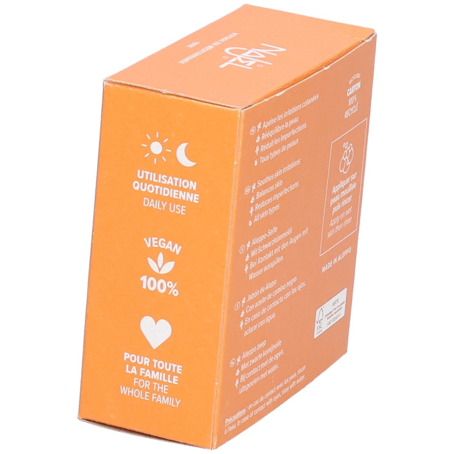 Seite der orangefarbenen Schachtel. Text: Tägliche Anwendung, vegan, für die ganze Familie. 100%.