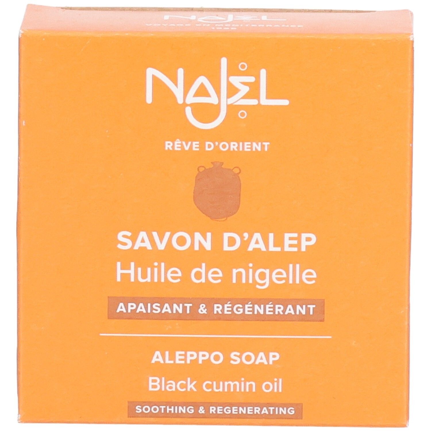 Orangefarbene Schachtel mit Produktnamen und Logo. Text: Savon d'Alep, Huile de nigelle, Aleppo Soap. Beruhigend & regenerierend.