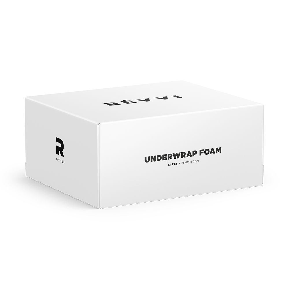 Grand carton blanc avec inscription : RÉVVI Underwrap Foam. Nom du produit et logo. 12 pièces. 75mm x 20m.