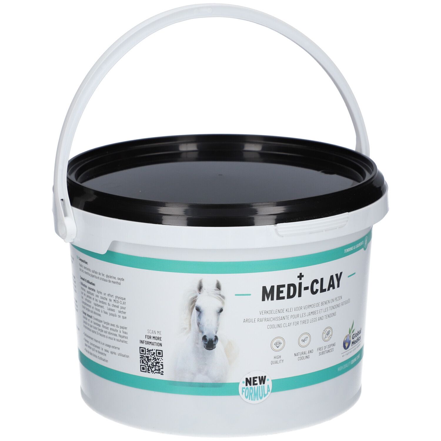 Weiße Eimer mit schwarzem Deckel, Aufschrift 'MEDI-CLAY', Bild eines Pferdes, 'NEW FORMULA'.