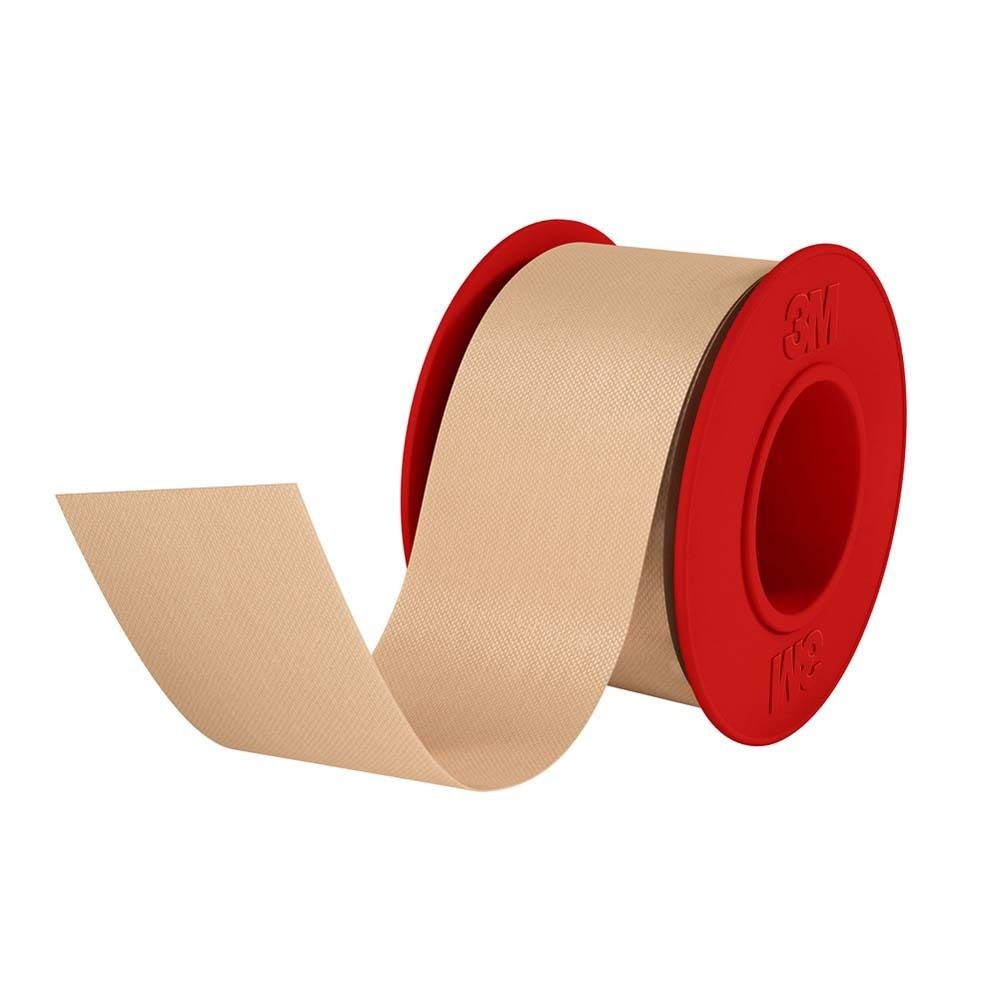 Rolle Textilband, rot-beige. Marke Nexcare. Auf Verpackung: 4,2 m x 25 mm. 3M Logo. 100% Recycling Papier.