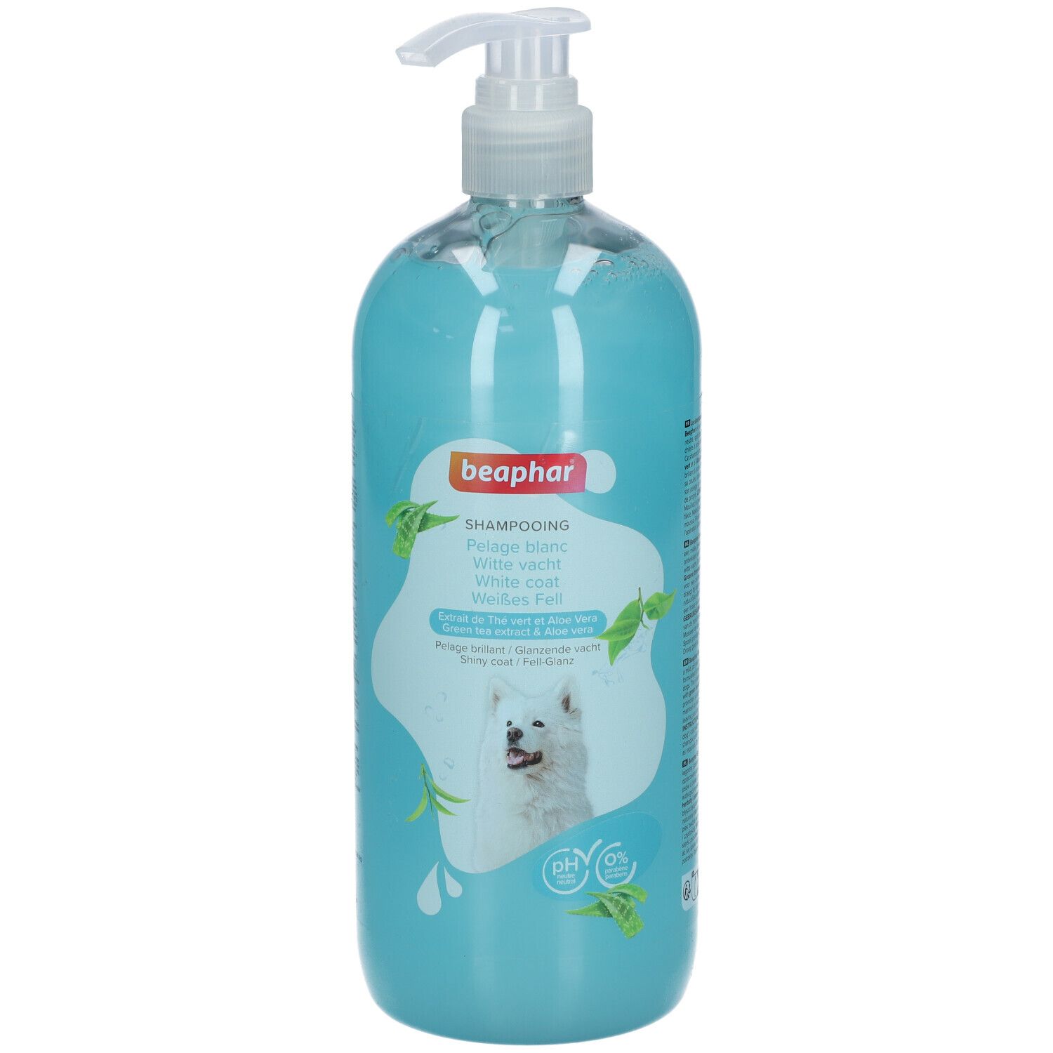 Hundeshampoo in einer blauen Flasche mit Pumpe. Aufschrift: Beaphar Shampooing Pelage Blanc Chien. Abbildung eines weißen Hundes.