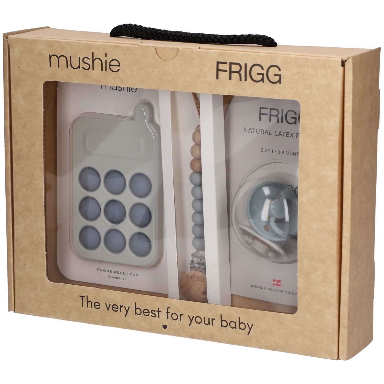 Geschenkbox mit Babyartikeln. Enthält Beißring, Schnuller und Schnullerkette. Blau und Holzfarben. Verpackt in einer braunen Box mit Griff.