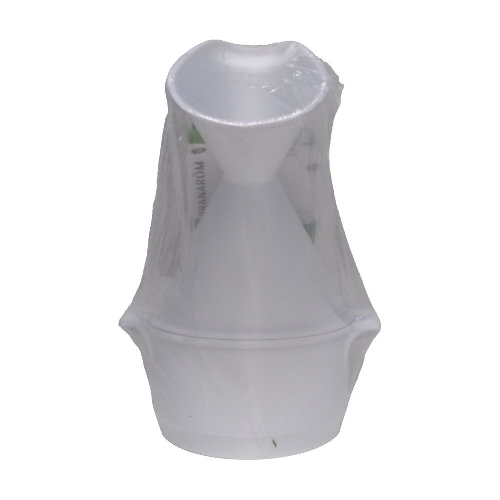 Weißer Inhalator, verpackt in Folie. Konischer Aufsatz, zylindrischer Behälter. Sichtbar: PRANAROM.