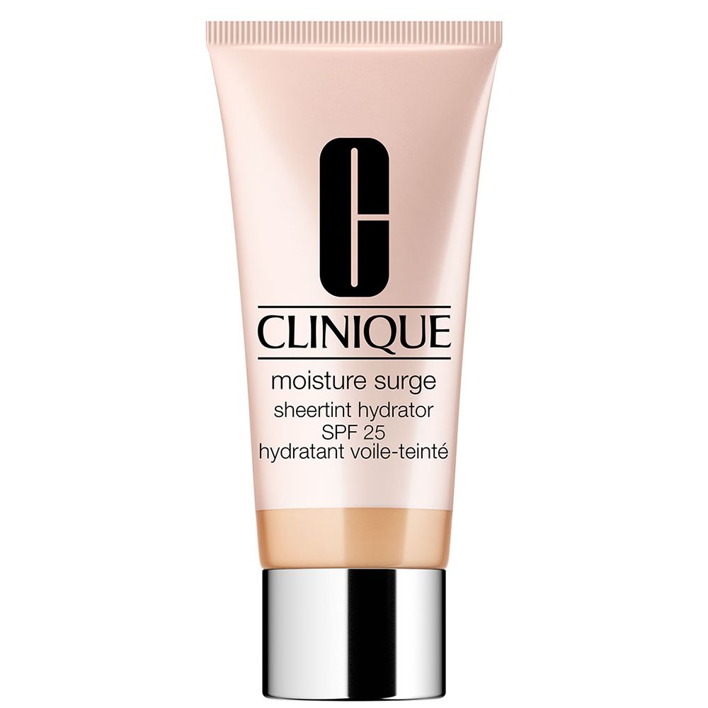 Beige Tube mit silbernem Deckel. Aufschrift: CLINIQUE, moisture surge sheertint hydrator SPF 25.