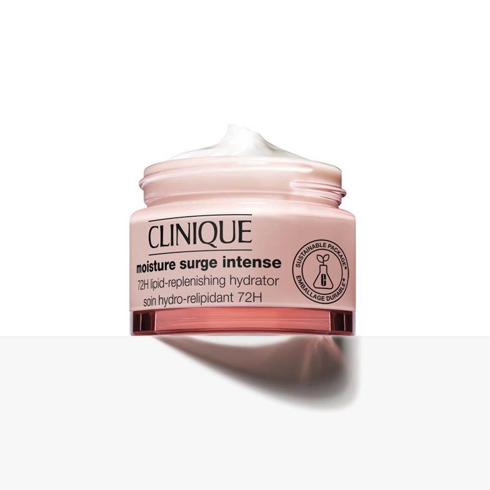 Clinique Feuchtigkeitscreme in einem rosa Tiegel mit silbernem Deckel. Schaumige Textur oben sichtbar.