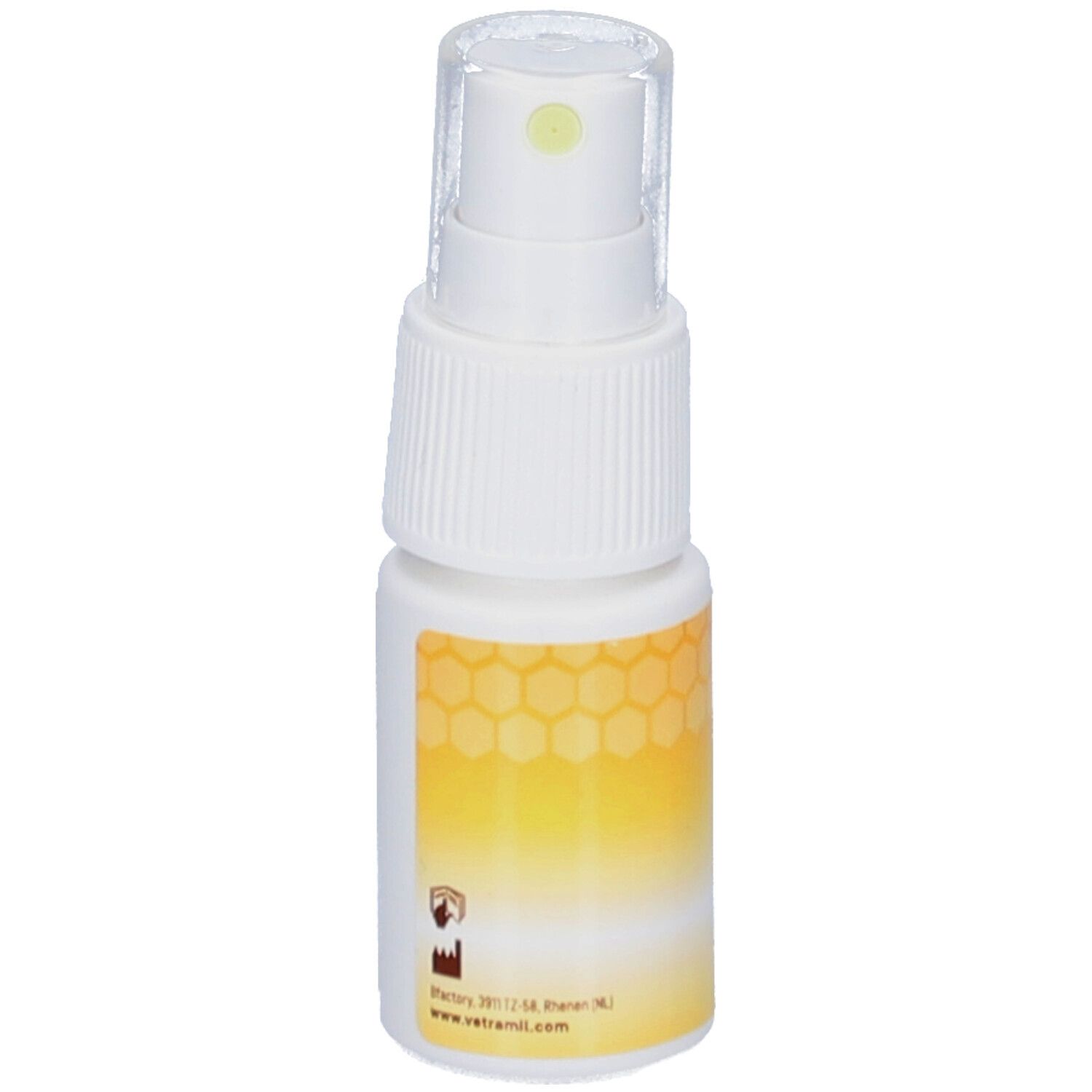 Weiße Sprühflasche mit gelbem Etikett und Honigwabenmuster. Transparente Kappe. Aufschrift: Vetramil Spray.