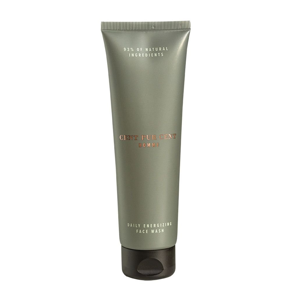 Tube vert avec "Cent Pur Cent Homme Daily Energizing Face Wash". "93% of natural ingredients" est écrit en haut.