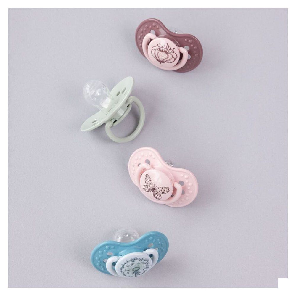Gros plan d'une sucette Difrax montrant du silicone durable.