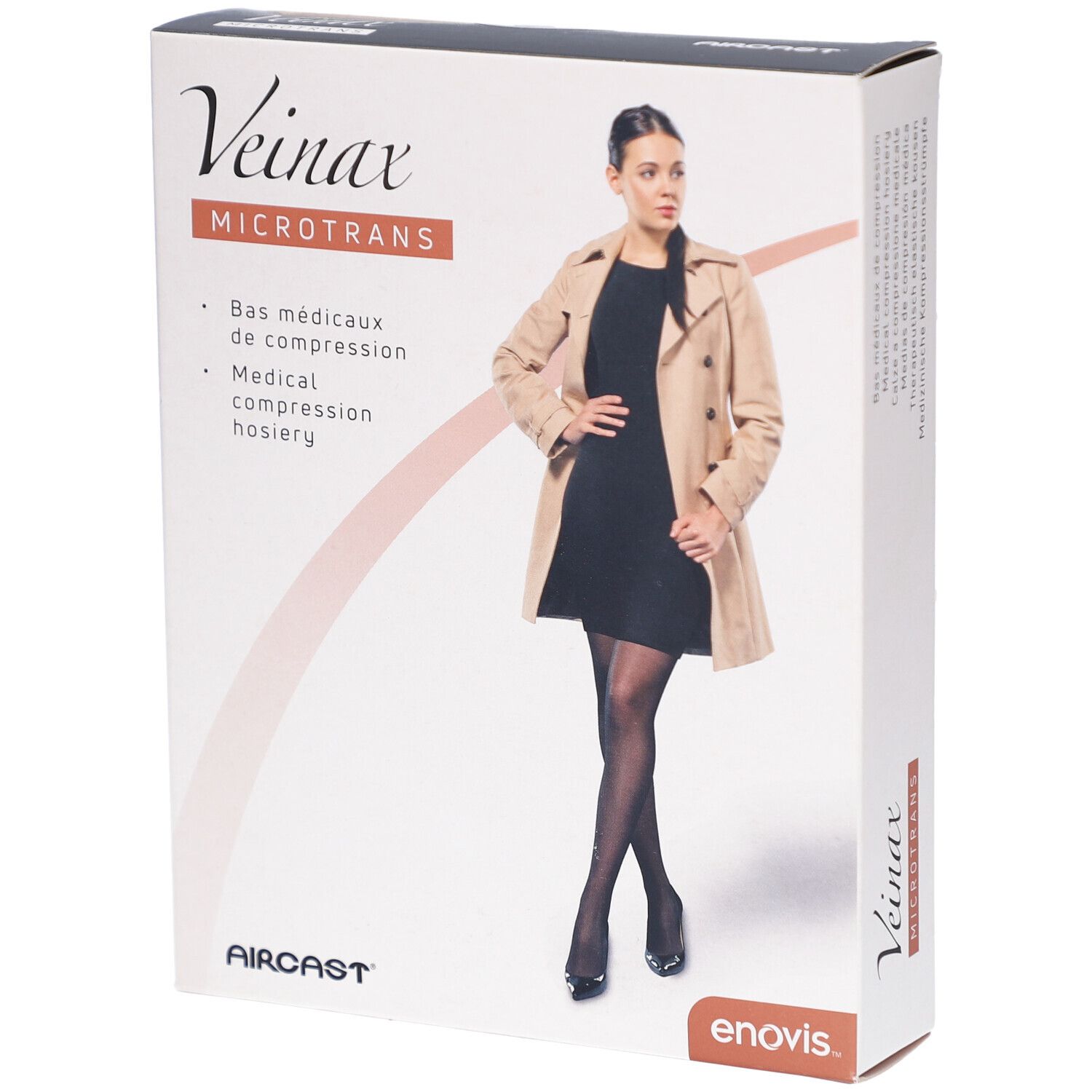 Verpackung von Veinax Microtrans Kompressionskniestrümpfen. Frau trägt schwarze Strümpfe. Markenname, Produktbezeichnung und Logo sichtbar.
