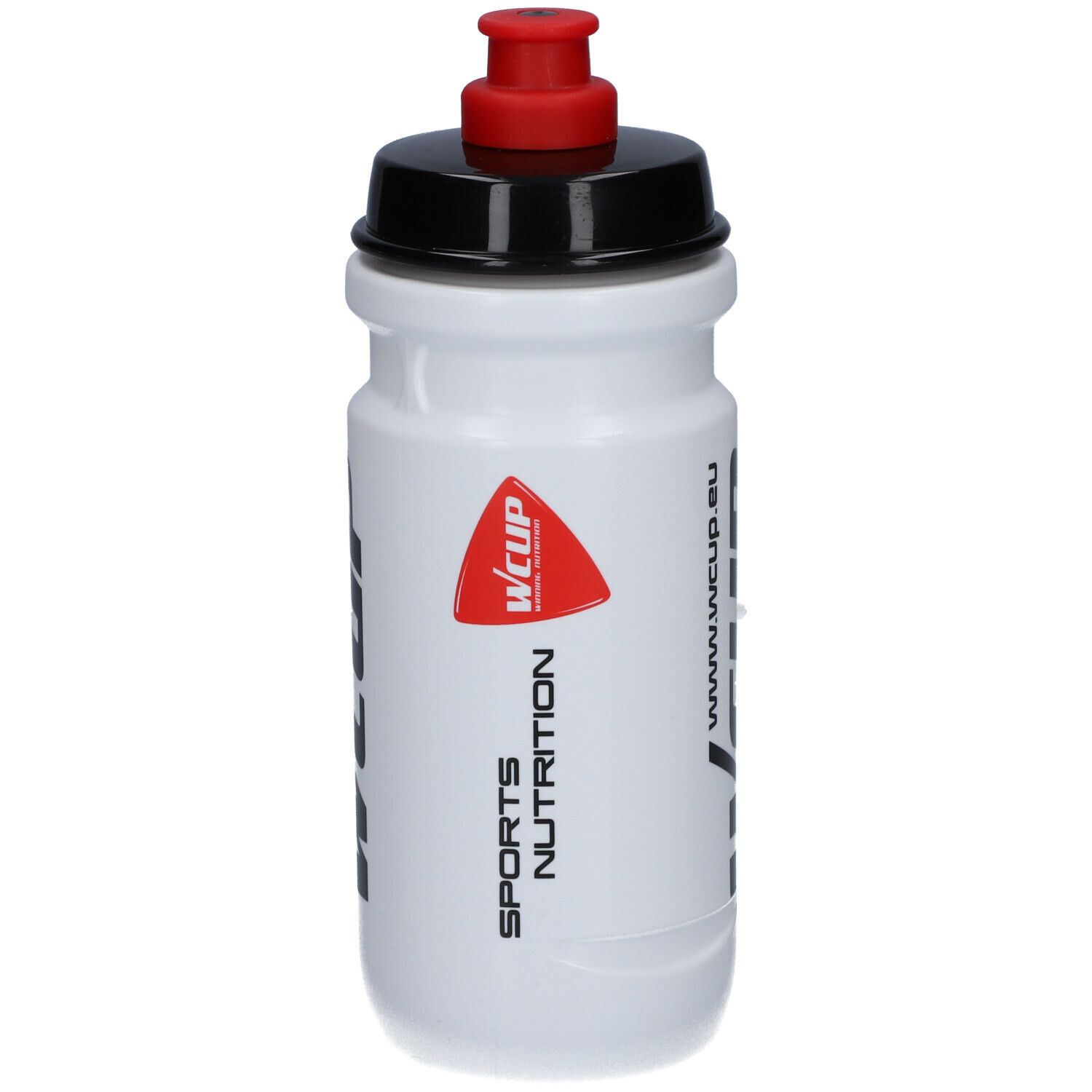 Weiße Trinkflasche mit schwarzem Deckel und rotem Verschluss. Aufschrift: WCUP, SPORTS NUTRITION. www.wcup.eu.