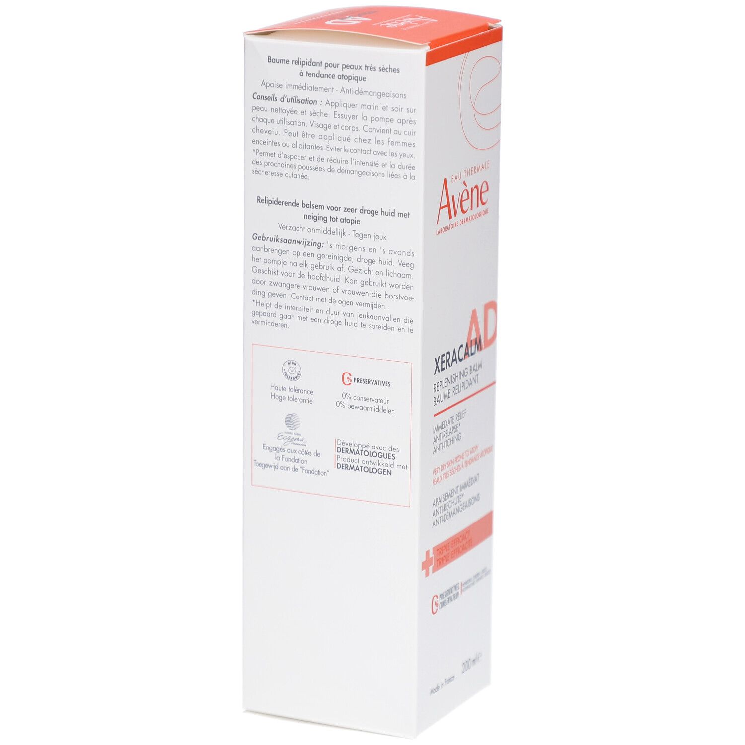 Weißer Karton. Text und Inhaltsstoffe. QR-Code. Aufschrift: XeraCalm A.D Baume. 200 ml.