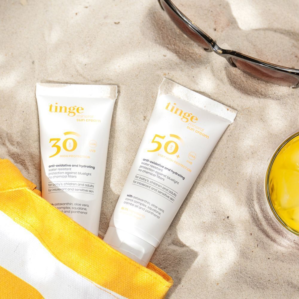 Face avant de la boîte pliante Tinge Crème Solaire Minérale SPF30.