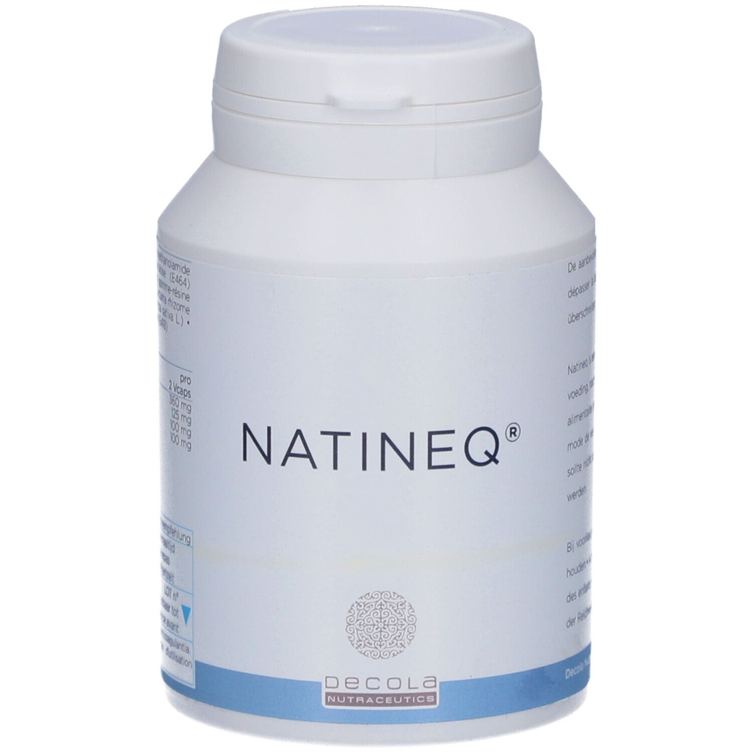 Weiße Flasche mit Kapseln. Aufschrift NATINEQ. Decola Nutraceutics Logo. Blaue und weiße Etiketten.