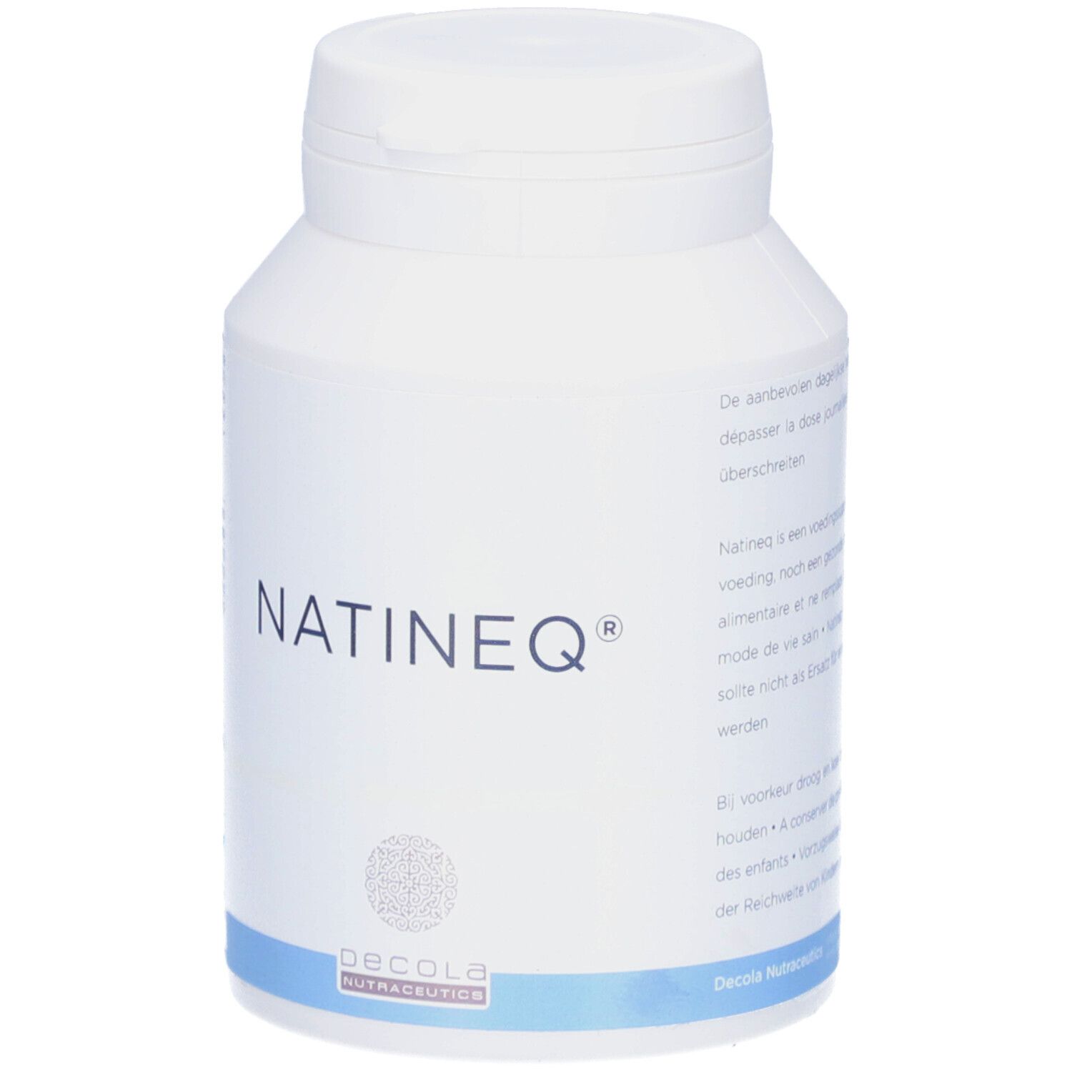 Weiße Flasche mit Kapseln. Aufschrift NATINEQ. Decola Nutraceutics Logo. Text auf dem Etikett.