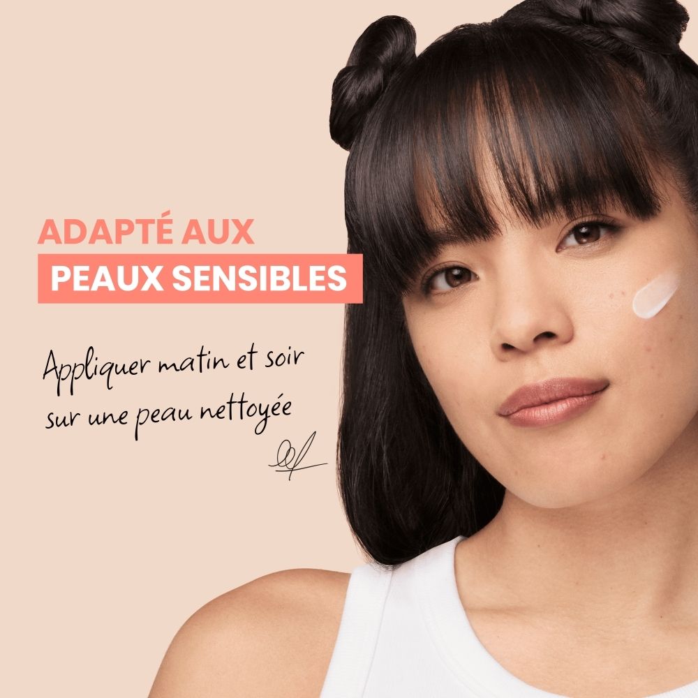 Flacon Avène Cleanance Comedomed+. Blanc, avec pompe. Texte: Cleanance Comedomed+, 30ml.