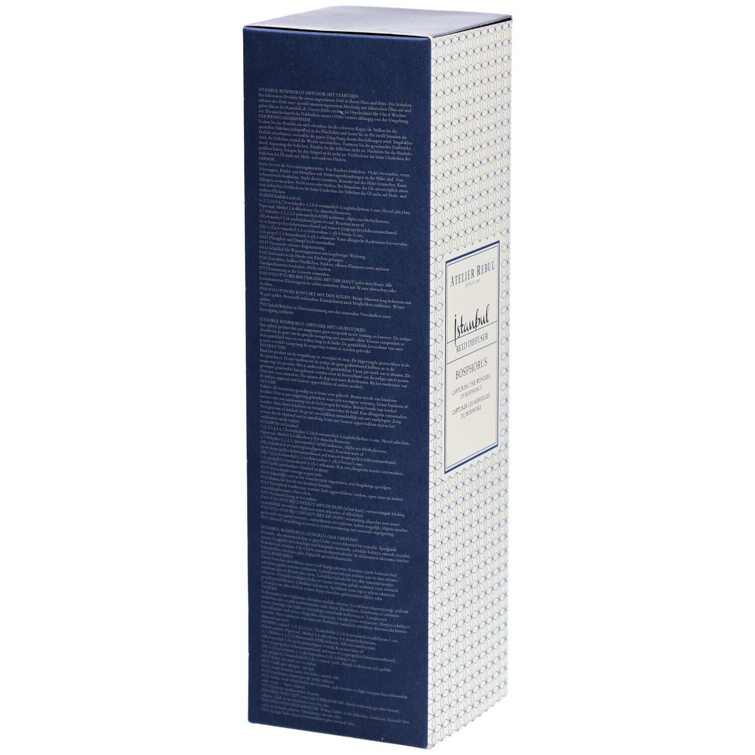 Hohe, rechteckige Schachtel. Aufschrift: Atelier Rebul Istanbul Reed Diffuser Bosphorus. Text auf dunkelblauem Hintergrund.