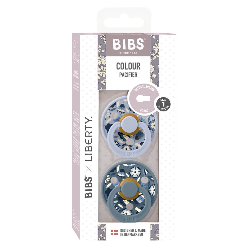 Verpackung mit zwei Schnullern. BIBS x Liberty, Bobo Blue, 0-6 Monate. Sichtfenster. Blumenmuster. Größe 1.