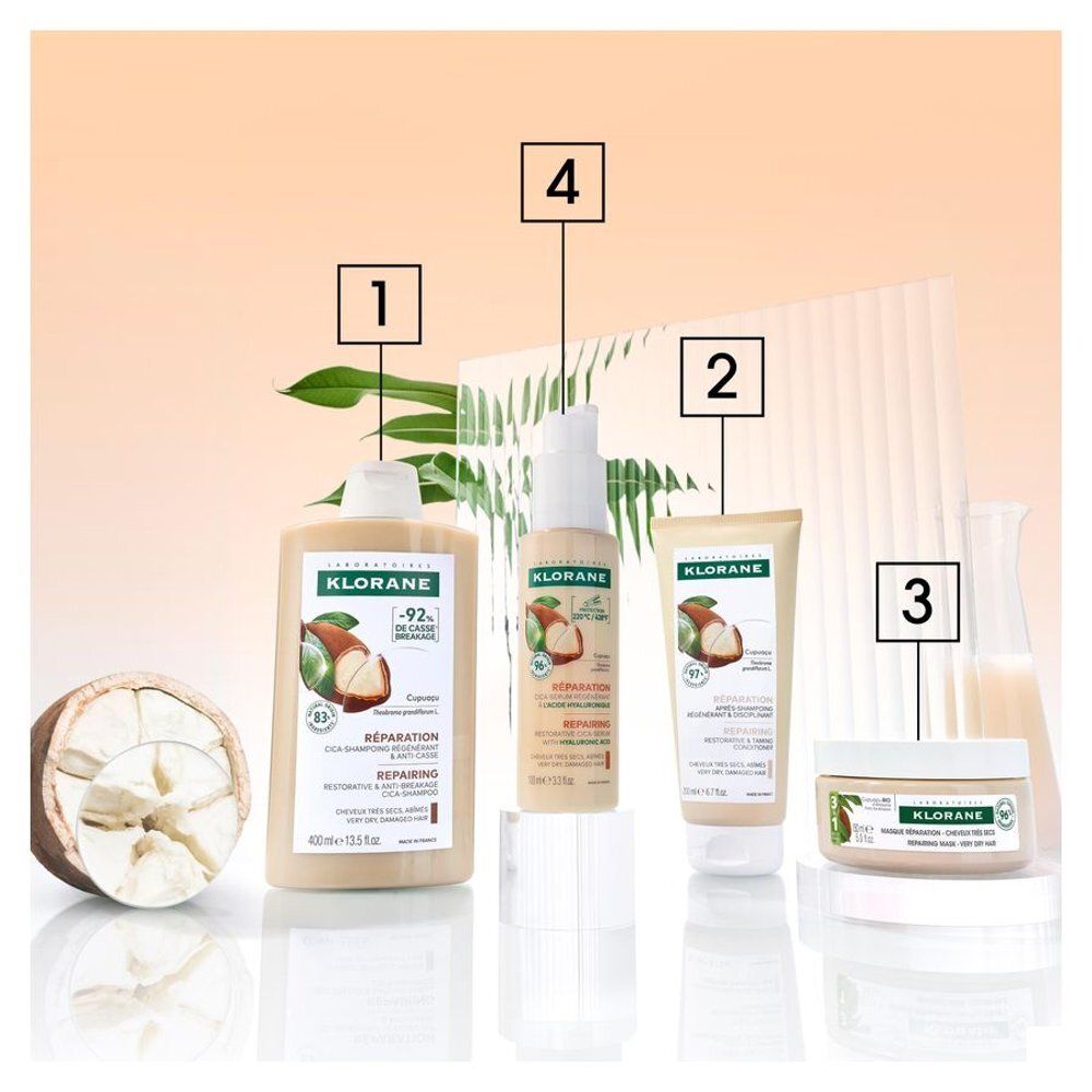 Divers produits Klorane. Bouteille, tube, pot. Fruit Cupuaçu et texte. Fond aux tons pastel.