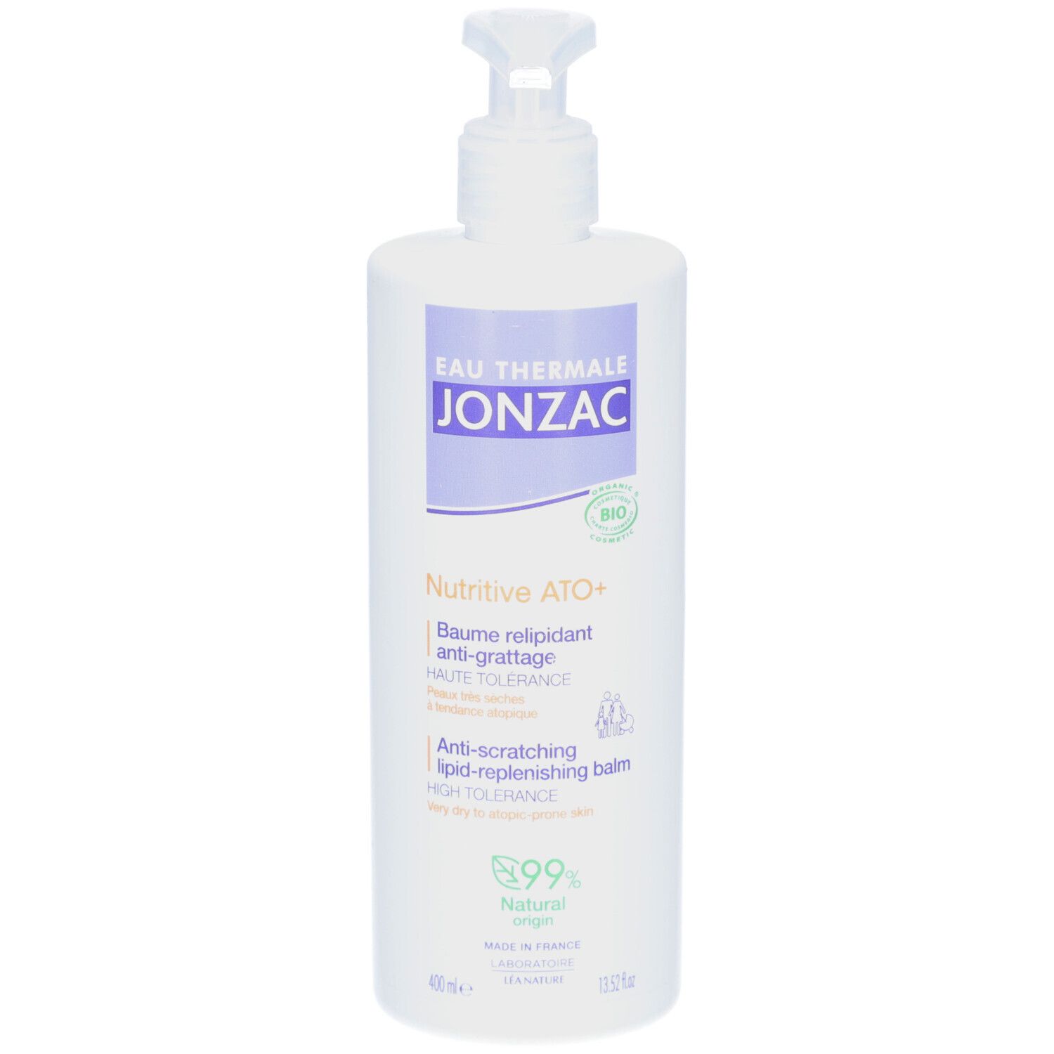 Weiße Flasche mit Dosierpumpe. Aufschrift: Eau Thermale Jonzac, Nutritive ATO+, Anti-Juckreiz-Balsam, 99% natürlichen Ursprungs.