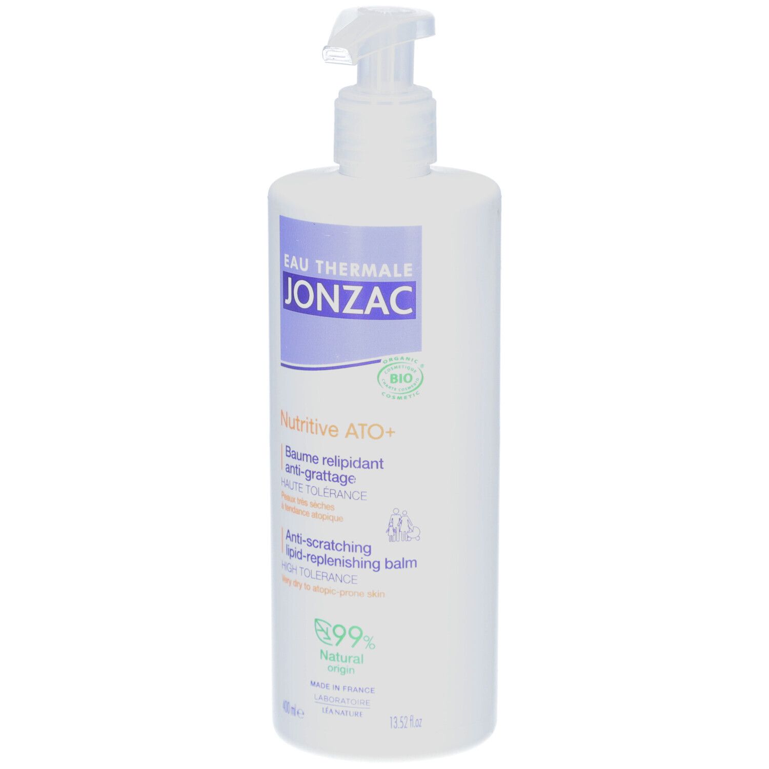 Weiße Flasche mit Dosierpumpe. Aufschrift: Eau Thermale Jonzac, Nutritive ATO+, Anti-Juckreiz-Balsam, 99% natürlichen Ursprungs.