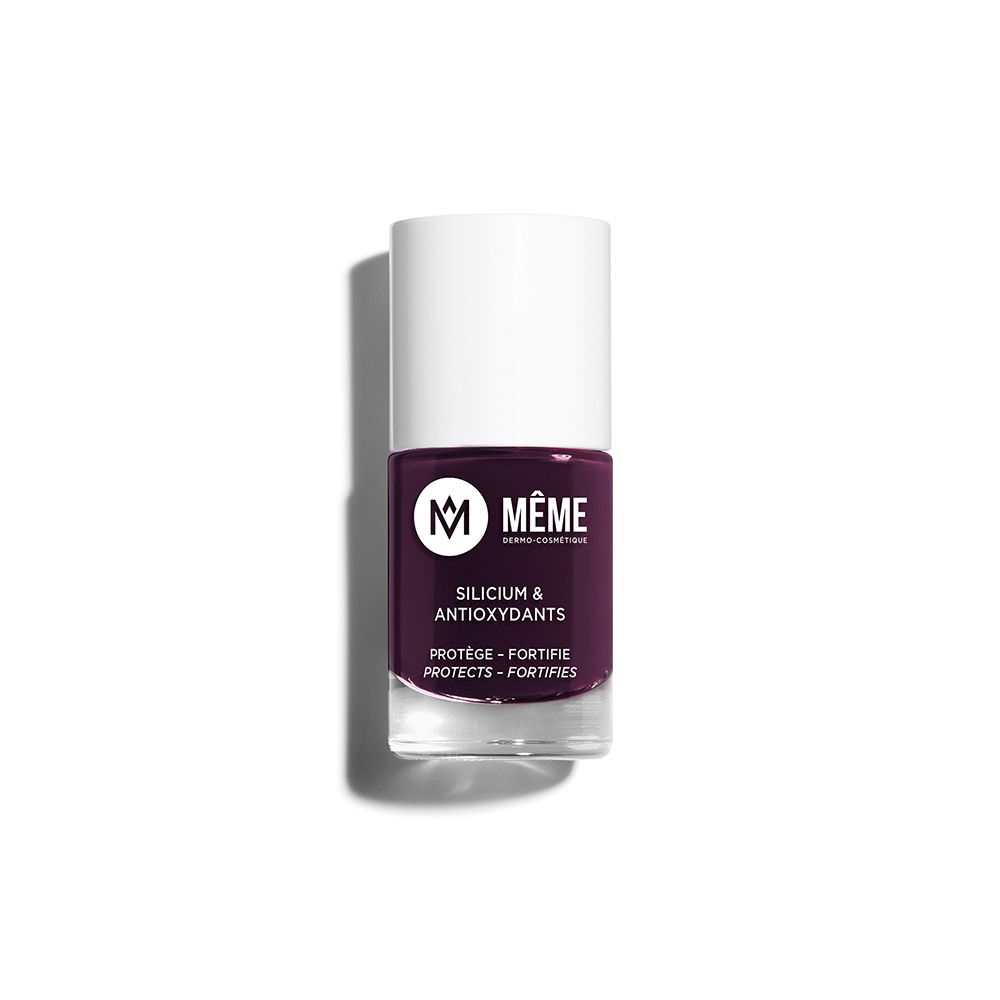 Vernis à ongles MEME 08 Nathalie Aubergine. Flacon violet foncé, bouchon blanc. Inscription: Silicium & Antioxydants.