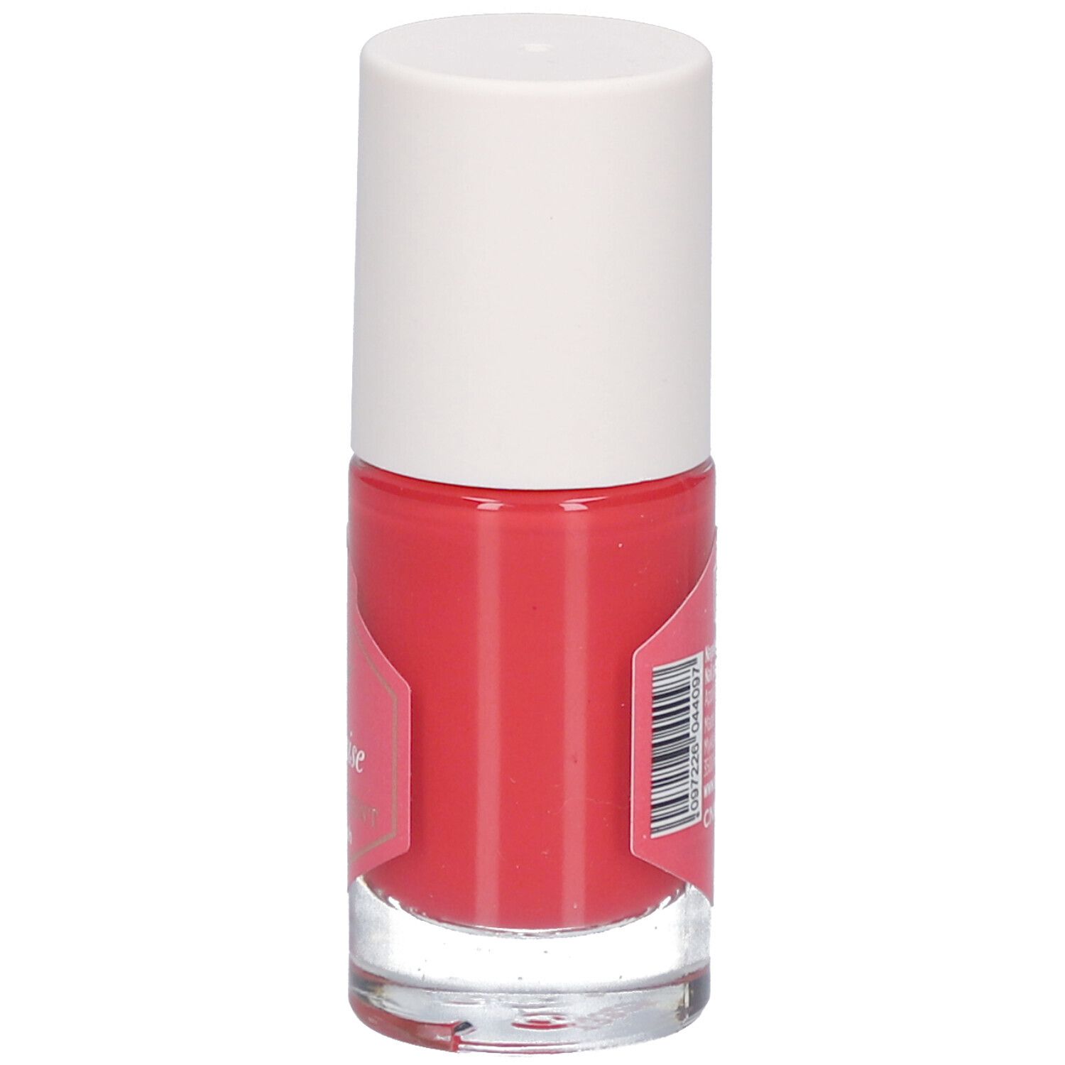 Nagellackflasche mit roter Flüssigkeit und weißem Deckel. Aufkleber mit Text und Barcode.