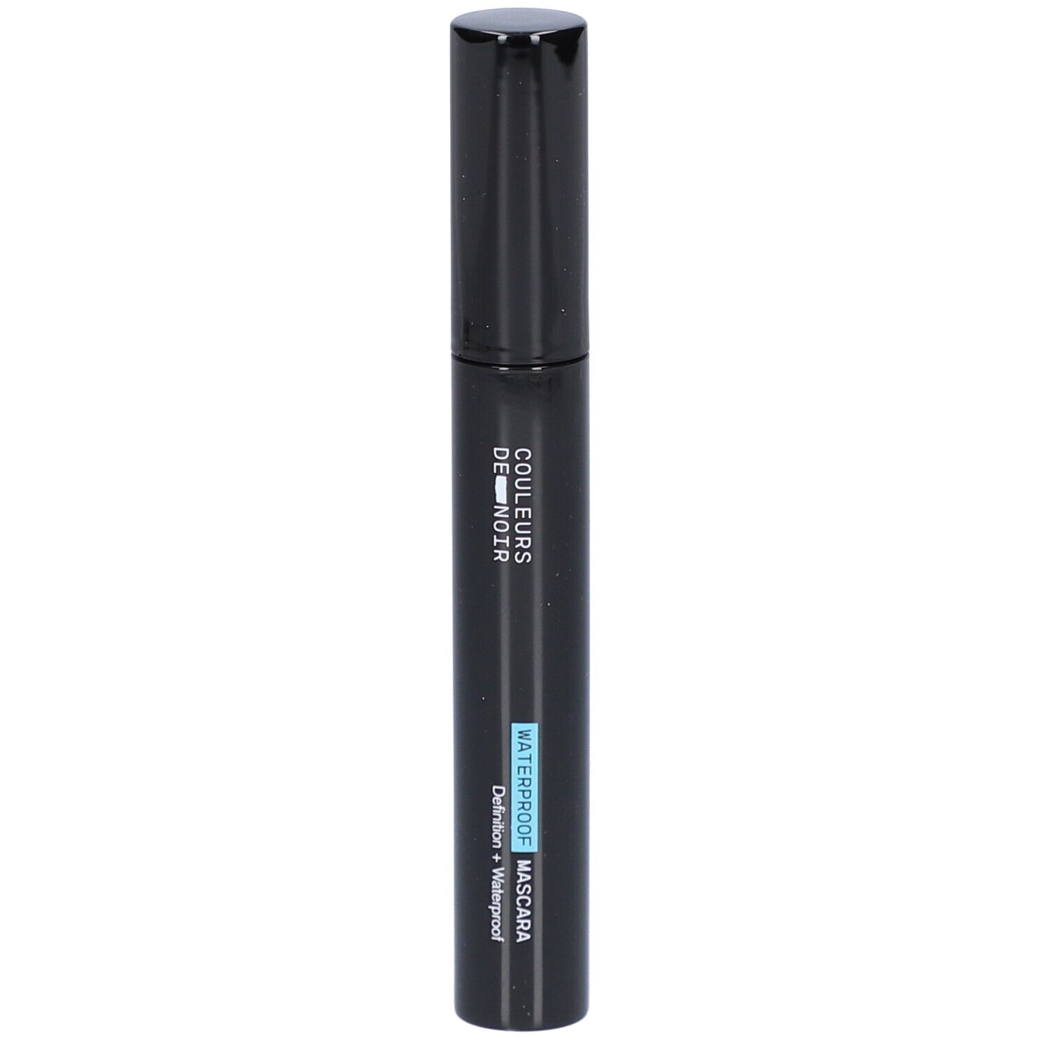 Schwarze Mascara-Tube mit schwarzem Deckel. Text: COULEURS DE NOIR, WATERPROOF MASCARA, 01 Noir.