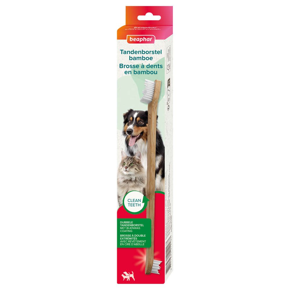 Brosse à dents en bambou dans son emballage. Marque Beaphar. Visuel chien et chat. Texte: Clean Teeth.
