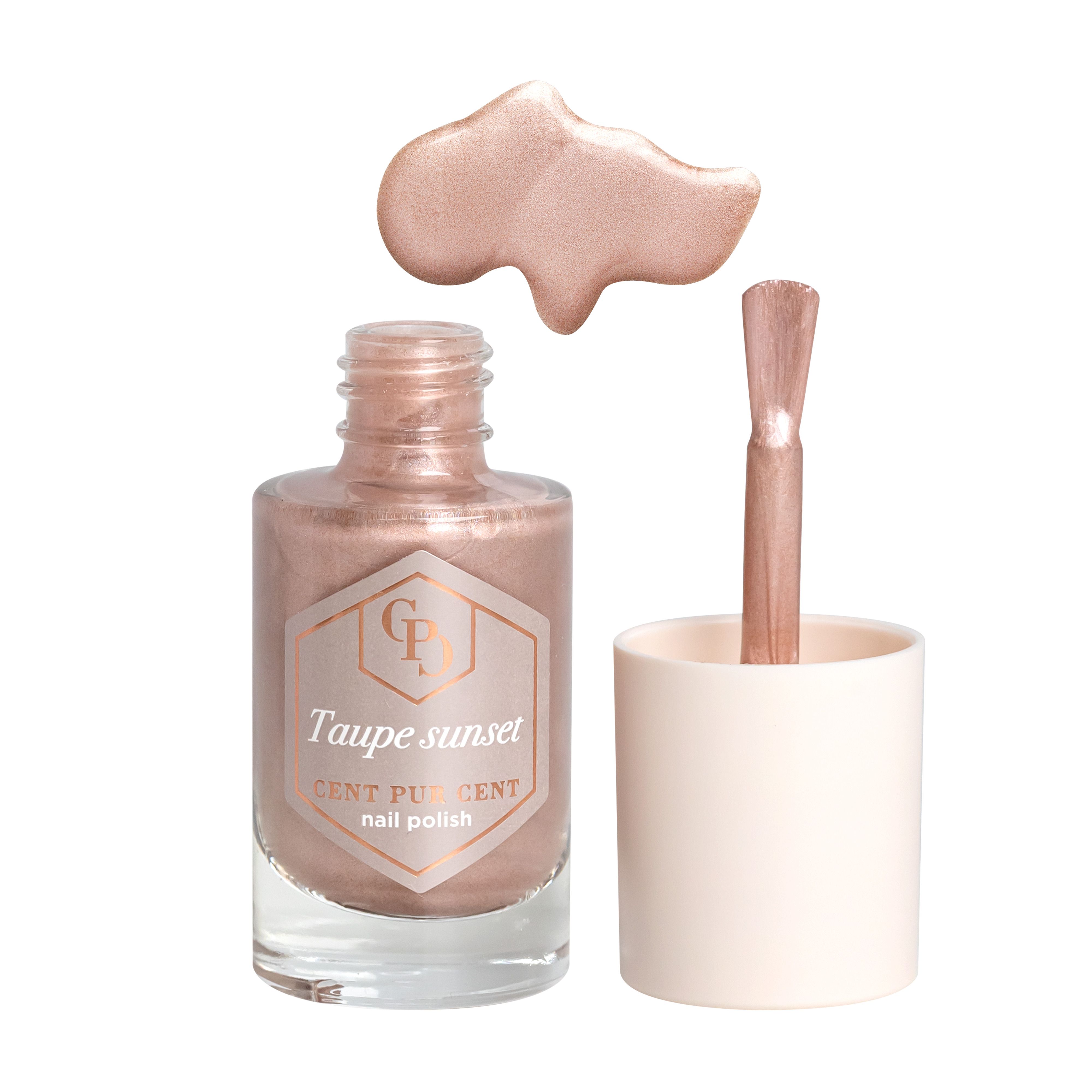 Flacon de vernis à ongles rose-brun, bouchon et pinceau à côté. Inscription : Taupe sunset, Cent Pur Cent nail polish.