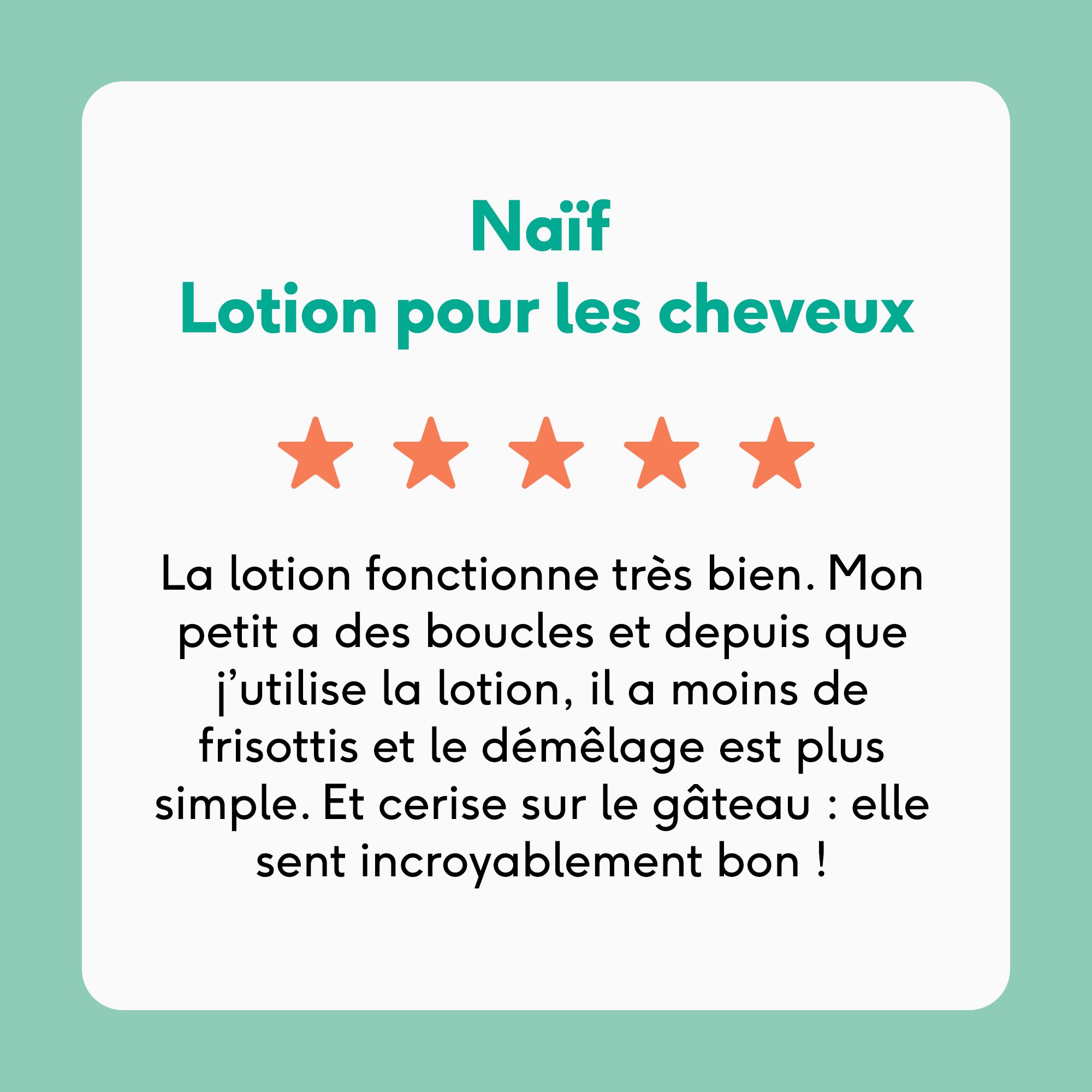 Enfant avec chemise jaune et poupée en tissu verte. Logo Vegan.