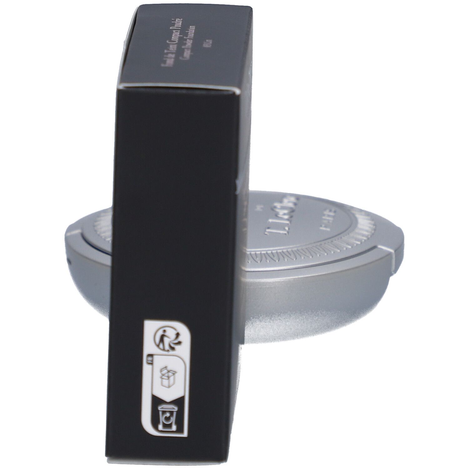 Schwarze Schachtel mit Produktinformationen und Recycling-Symbolen. Silberfarbenes Puder-Compact.