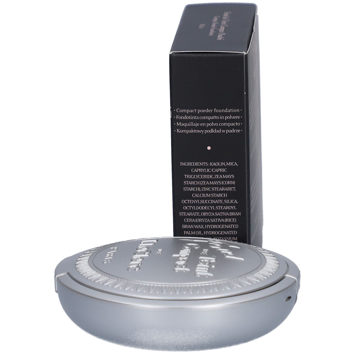 Silberfarbenes Puder-Compact und schwarze Schachtel. Auf der Schachtel sind Inhaltsstoffe aufgelistet.