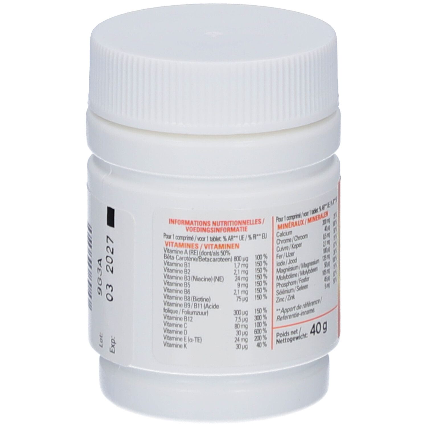 Weiße Flasche mit Schraubverschluss. Barcode und Verfallsdatum. Enthält Informationen zu Vitaminen.