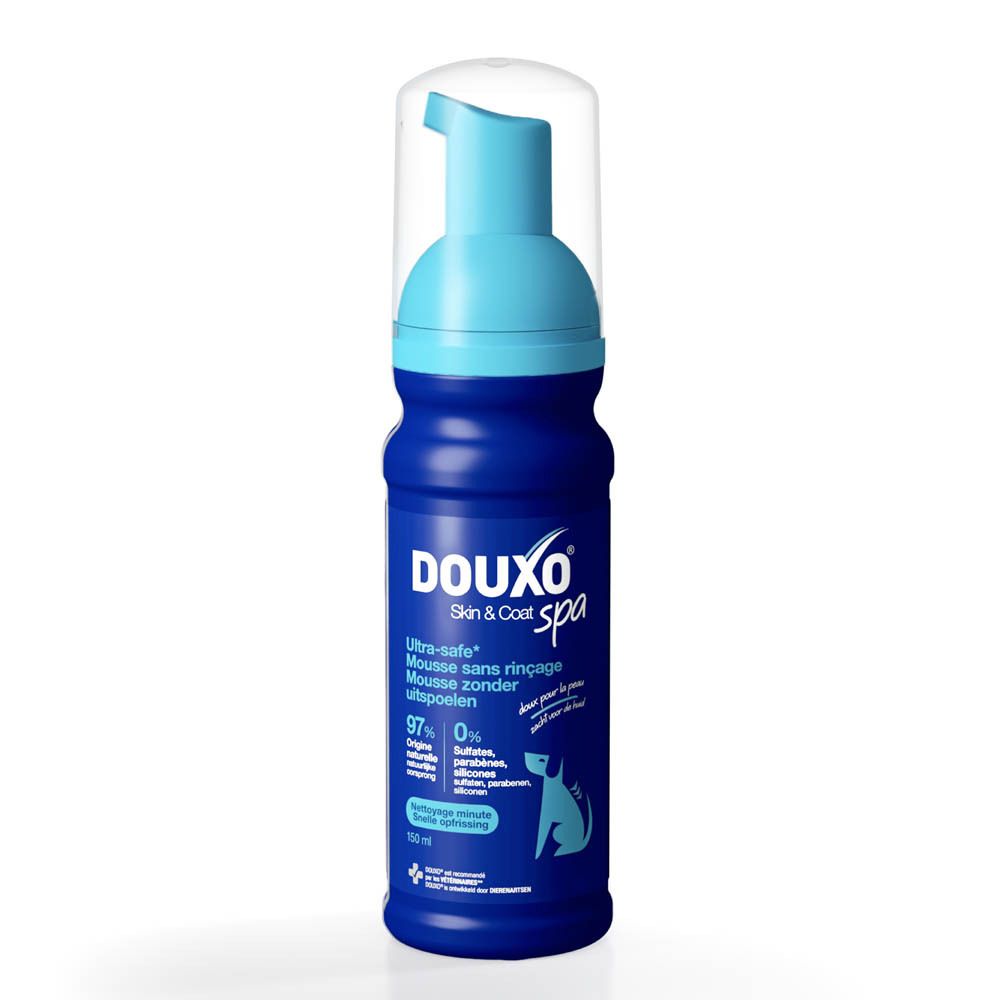 Douxo Spa Schaumflasche mit Pumpspender.